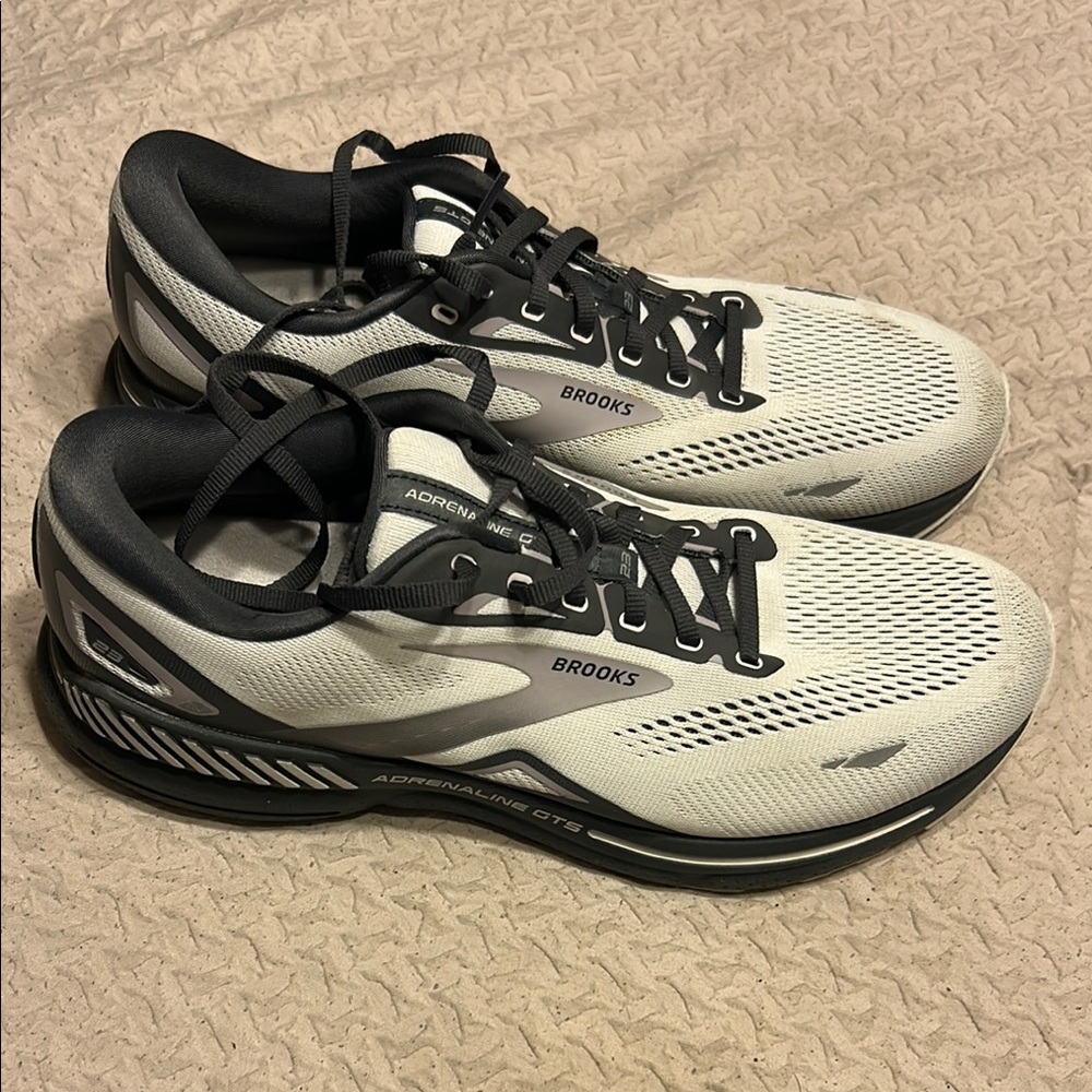 Brooks White and Black Running Shoes